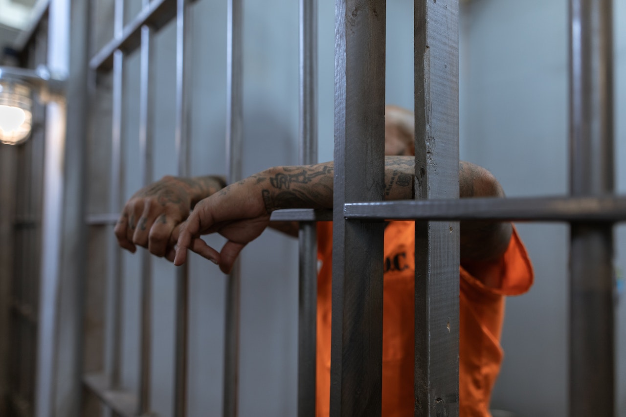 exploring the relationship between poverty and crime in canada